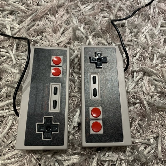 Original Nintendo 500-Games-In-One
$65 comes With 2 Controllers - Picture 2 of 5